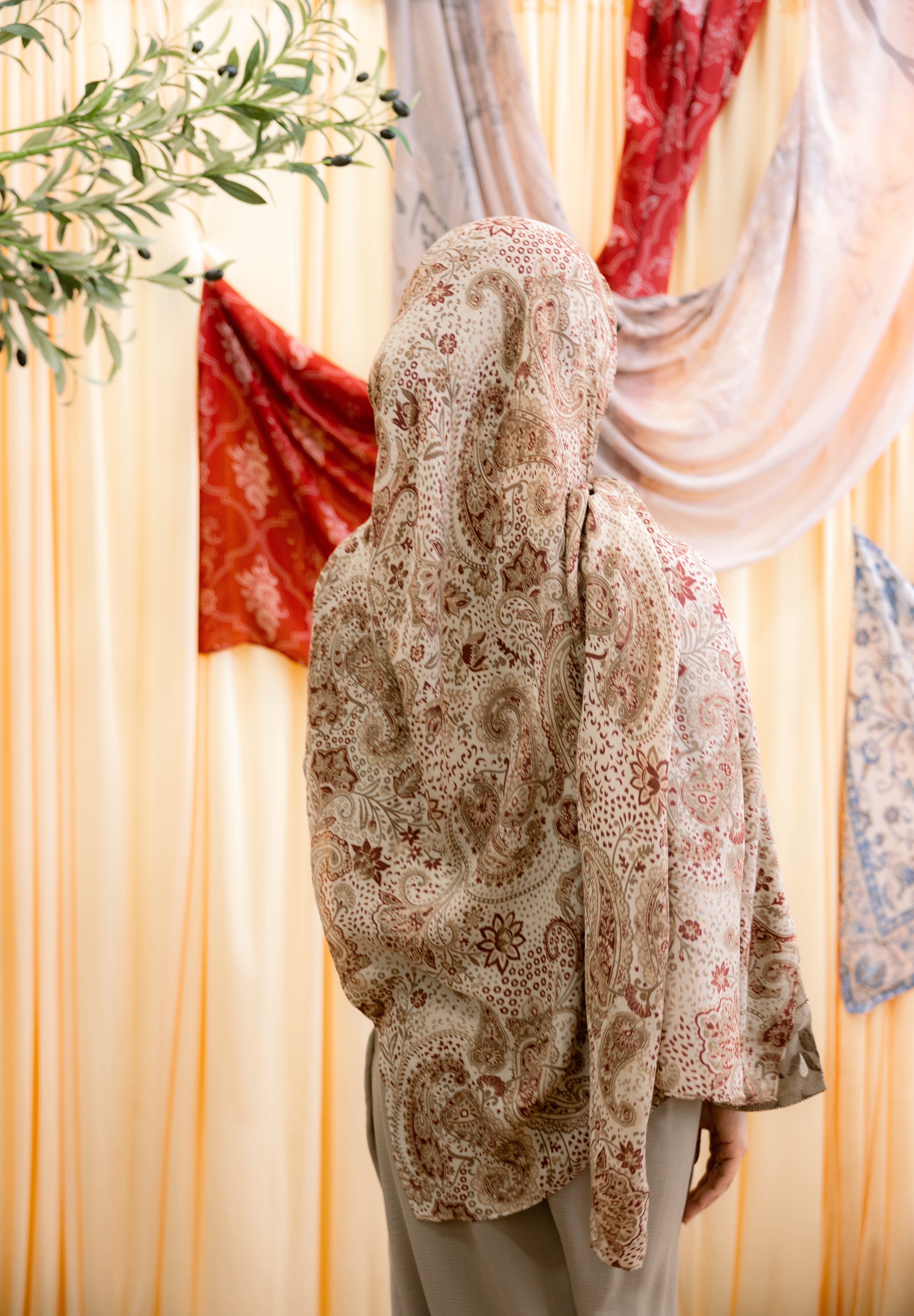 Sand paisley